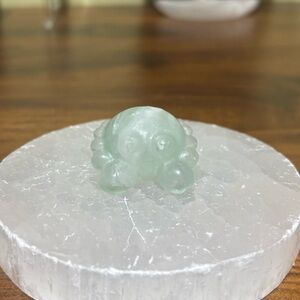 Fluorite crystal crab carving